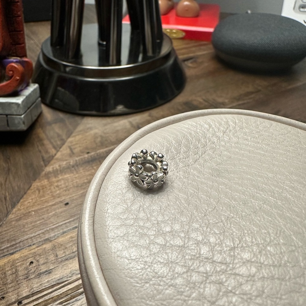 Pandora Floral Motif Bead